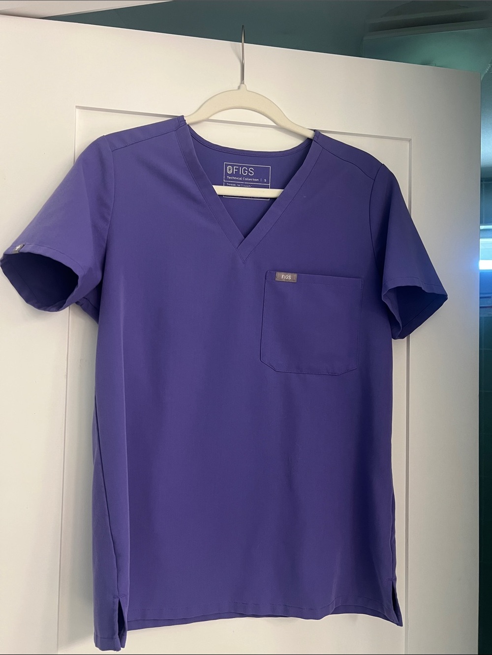 Figs Women's V-Neck Scrub Top - Purple